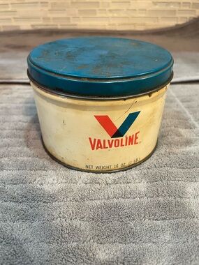 VINTAGE VALVOLINE OIL WHEEL BEARING GREASE CAN 16oz WHITE & BLUE